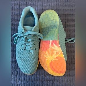 WOMEN'S WEST COAST TRAINER